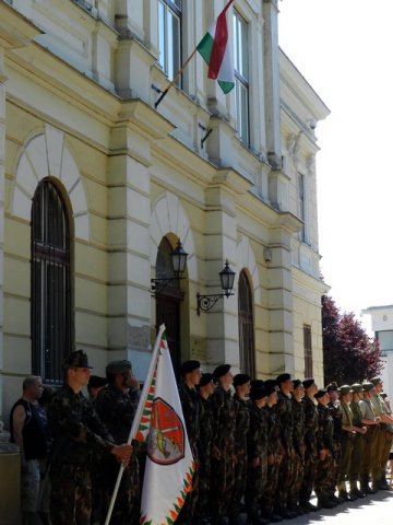 Emlékmenet a katonahősökért 2017 17